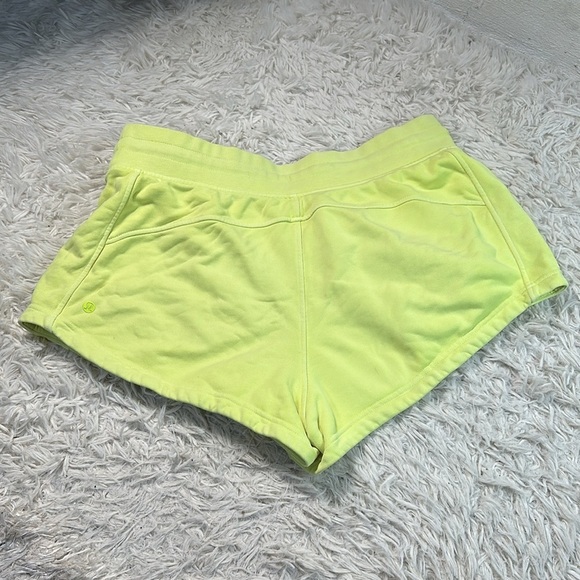 Lululemon Inner Glow High-Rise Short 3" Neon Garment Dye Solid Highlight Yellow - Picture 5 of 7
